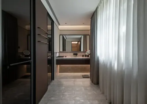 Deluxe King Garden View